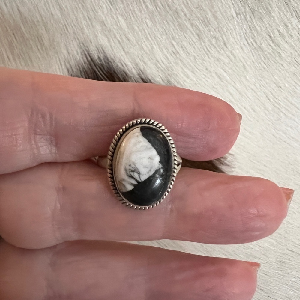 ❤️ White Buffalo Turquoise Matte Brushed Sterling Ring Navajo Style Adj Sz 4.5-8 - Picture 5 of 13
